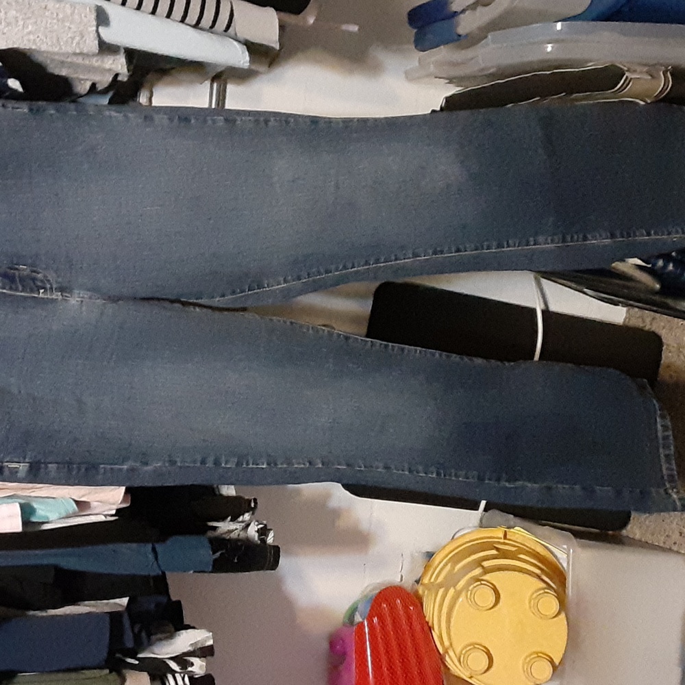 Jeans - Picture 2 of 3